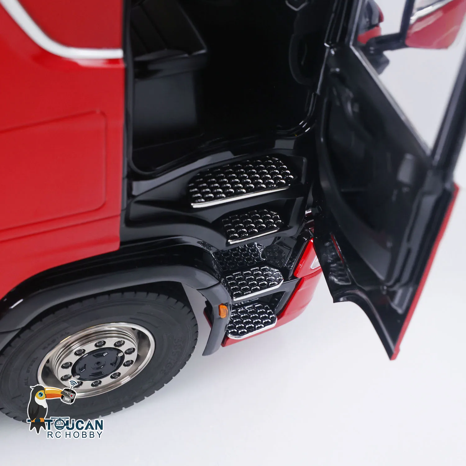 

770S 1:14 RC Tractor Truck 8X8 Remote Control Cars Model Metal Transmission with Transfer Case 3-speed Gearbox Lights Sounds