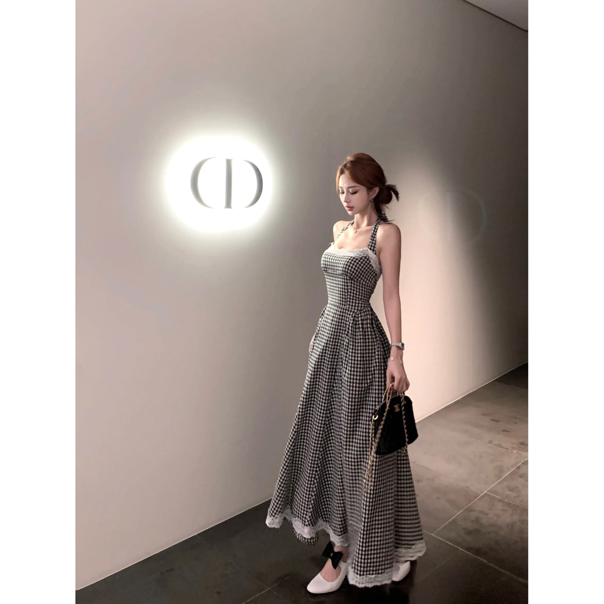 소박한 레이스 스플 라이스 홀터 드레스 여성 여름 2024 새로운 우아한 클래식 블랙 화이트 그리드 롱 드레스 