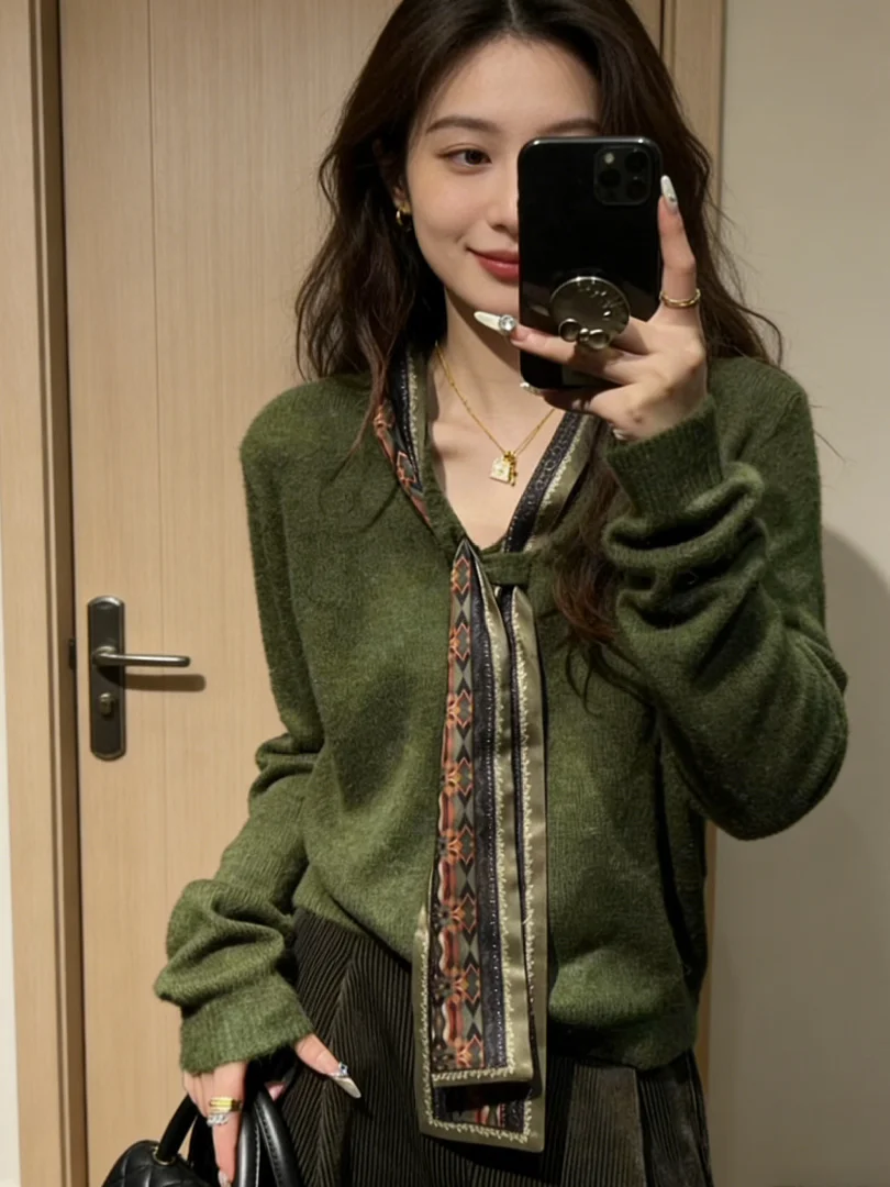 

Laid-ba Sle een V-ne Knitted Sweater Loose Fit Comfortable Korean Version Soft Material Long Sve Daily Wear