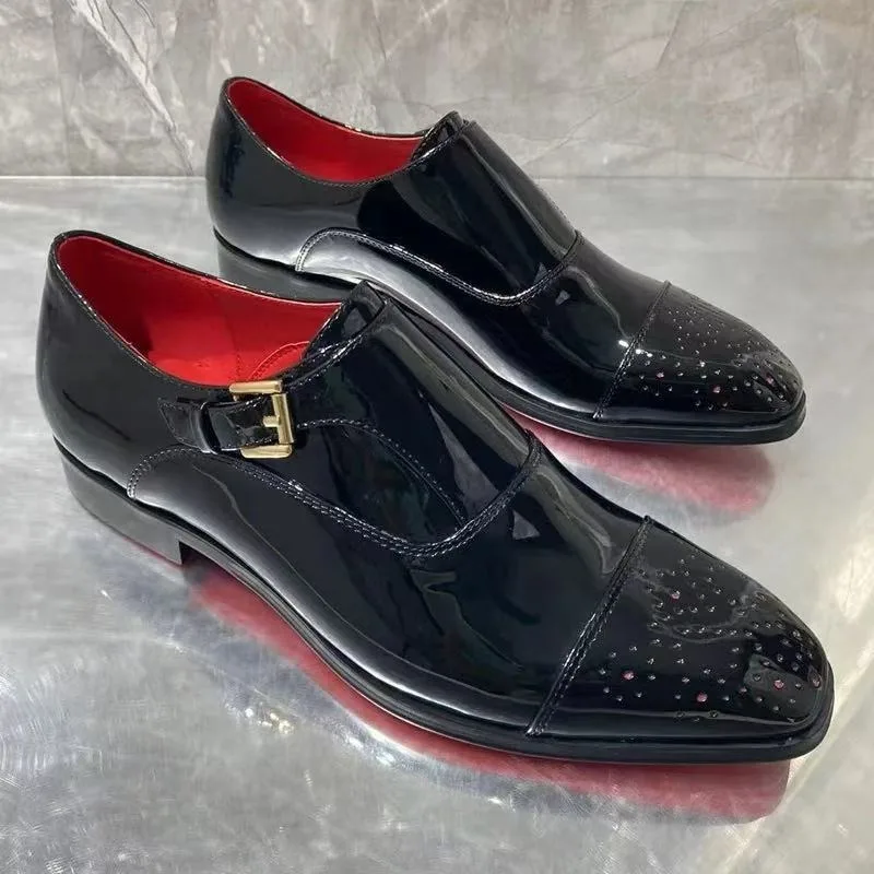 Fibbia per cintura in pelle verniciata nera Scarpe con fondo rosso in pelle Scarpe personalizzate da uomo d'affari alla moda