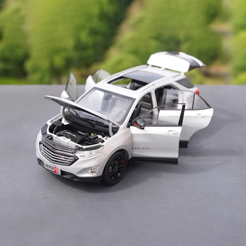 Original Diecast 1:18 Scale Alloy Equinox Redline SUV Car Model Simulation Toy Finished Product Static Model Collection Gift