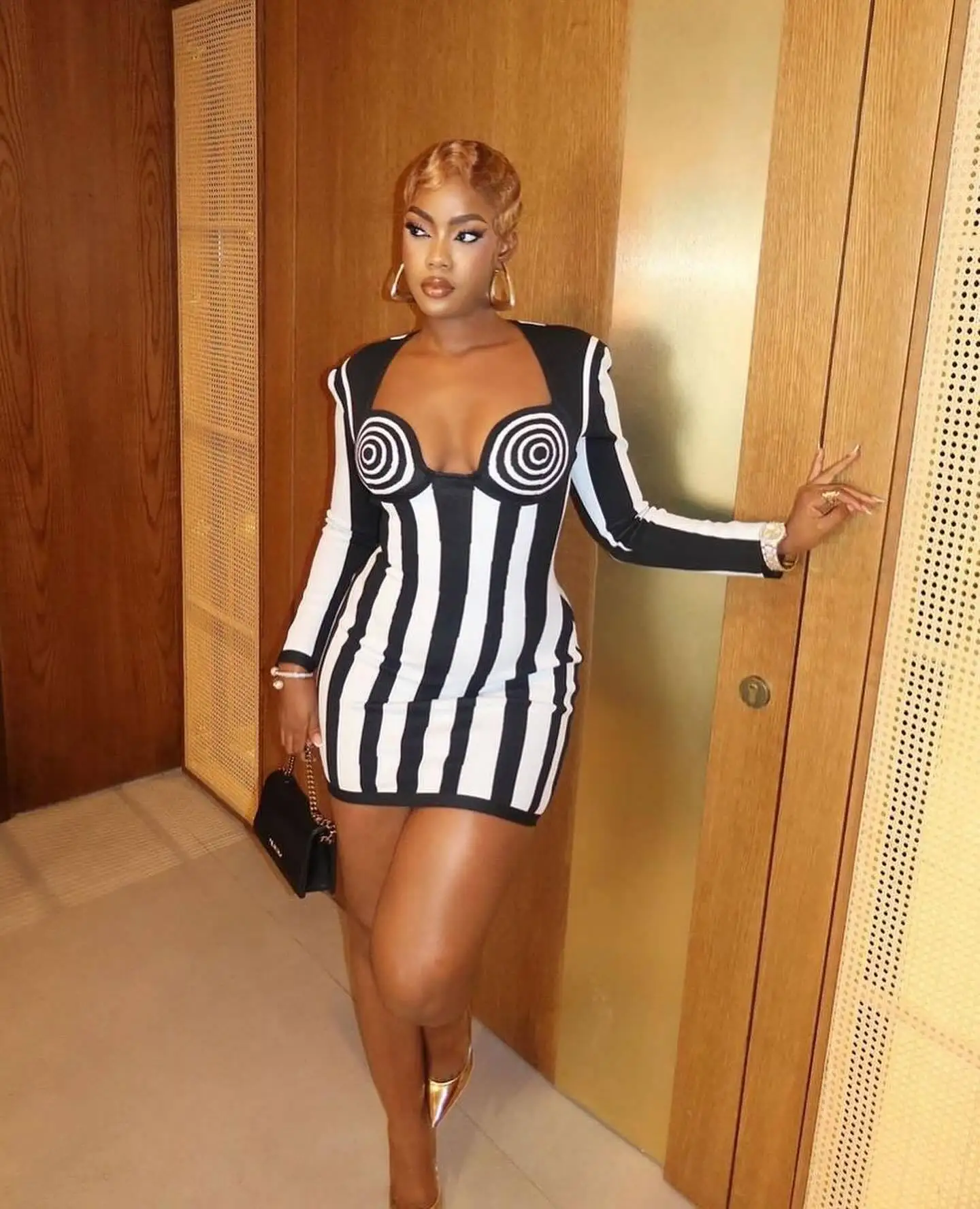 

Luxury Sexy Long Sleeve Stripe Black White Mini Bandage Dress Women Knitted Celebrity Elegant Evening Club Birthday Dresses 2025