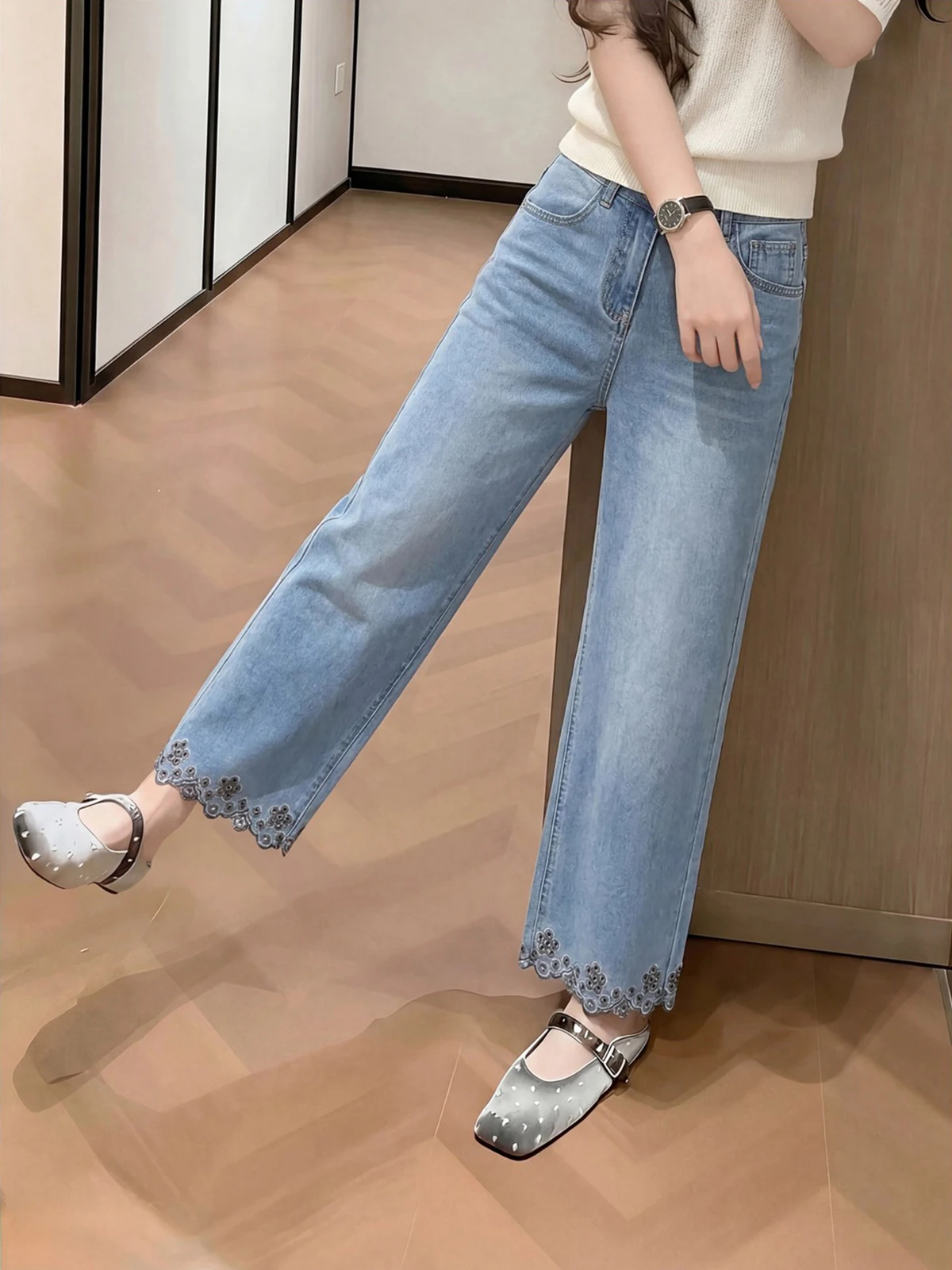 

Blue Retro Embroidered Wide Leg Nine-Tenths Jeans Women Summer 2026 New High Waist Pear Body Straight Pants Ladies Jeans