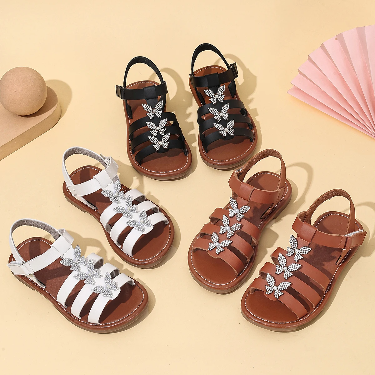 Little Girls Roman Sandals with Shiny Butterfly 2026 New Summer Kids Barefoot Beach Sandals Non-slip Simple School Daily Wear