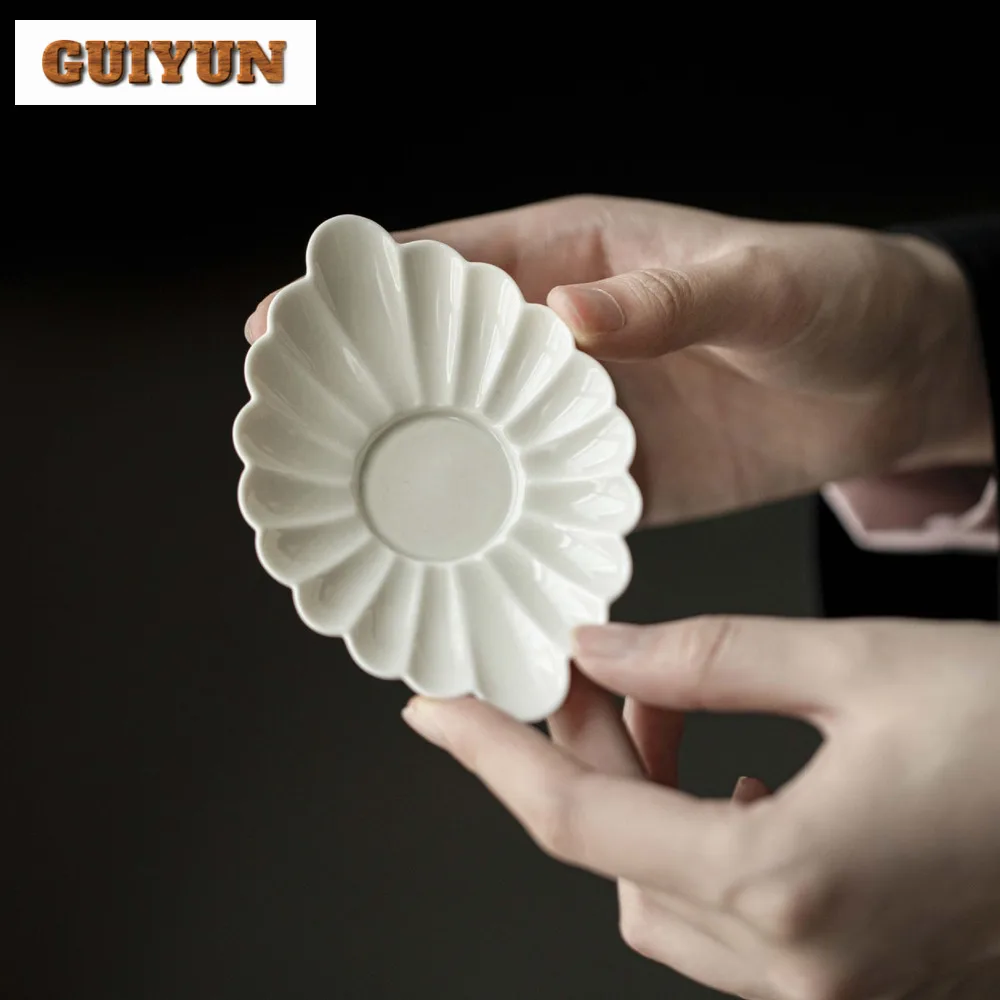 2pc/set Grass Wood Grey Chrysanthemum Petal Coasters Elegant for Coffee Cups Heat Insulation Placemats Mat Tea Items Ornaments