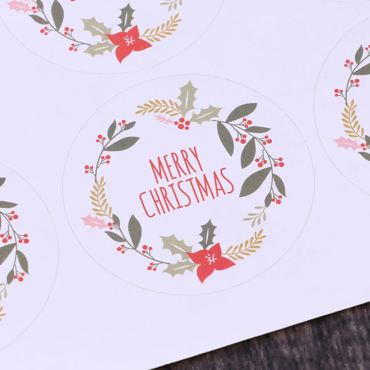 

60Pcs Christmas Sticker Set Floral Round Self-Adhesive Labels for Gift Packaging Candy Bag Sealing Merry Christmas Stickers Xmas