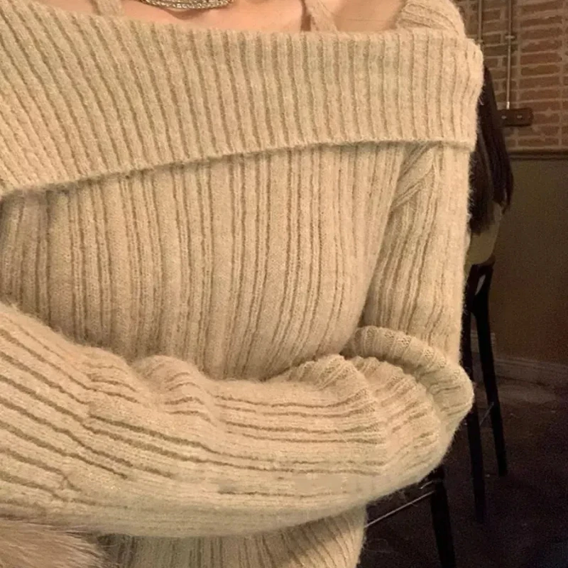 

Grey One Shoulder Knitted Base Sweater for Women with a Hanging Neck Sweater Design That Is Niche and Unique Long Sleeved Top