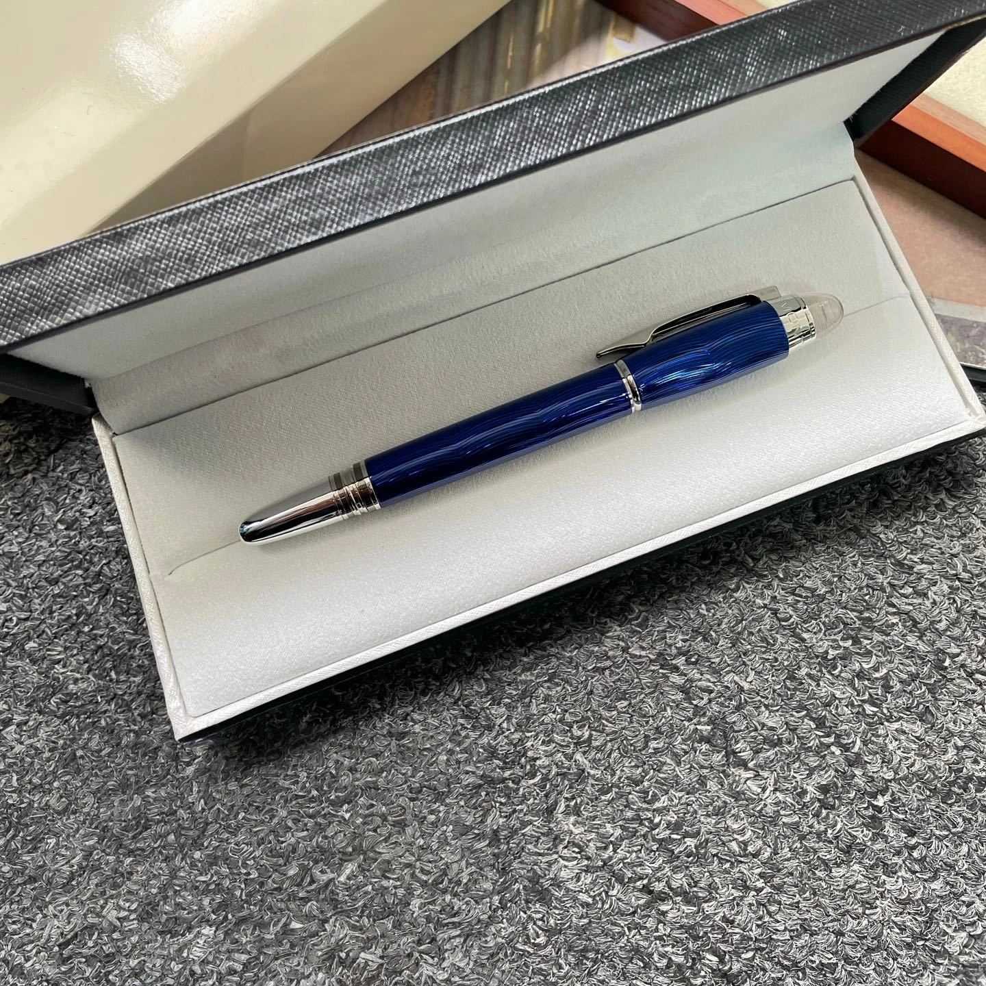 

Holiday Gifts Luxury Brand Ballpoint Pens Meisterstück Rollerball Pens For Father Lover Boss Signature Pens Star Walker Series