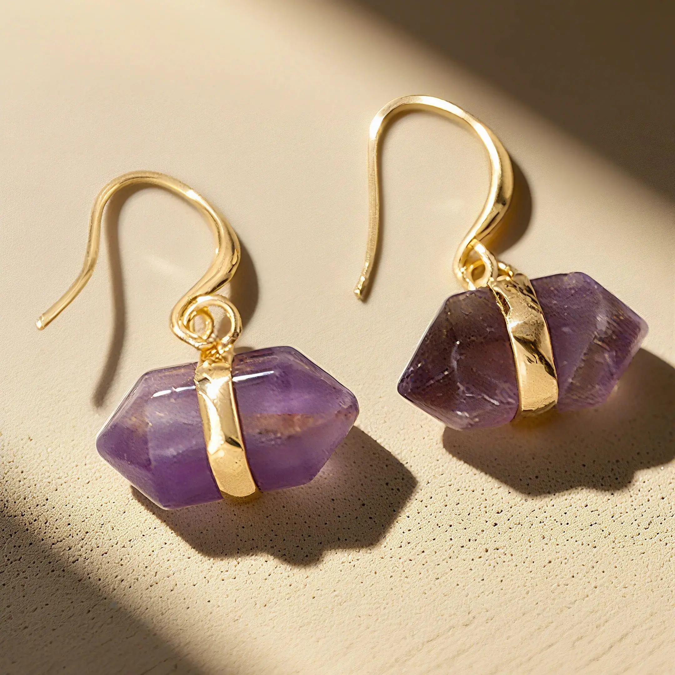 Sechseckige Säule Amethyst Haken Ohrring Wassertropfen Herz Natürliche Amethysten Anhänger Ohrring Mode Klassischer Schmuck Geschenk für Frauen