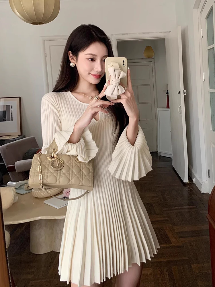 Elegant Pleated Knitted Dress Women Spring Autumn Long Flare Sleeve Sweater Mini Dress Party Dress Vestidos