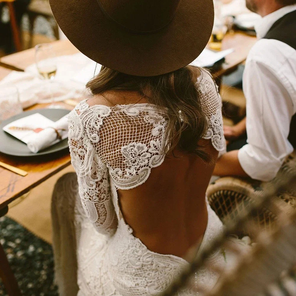 Sexy Backless Beach Wedding Dress Full Flare Sleeves Cotton Lace Long Bridal Gowns Court Train Boho Robe de mariée Customized