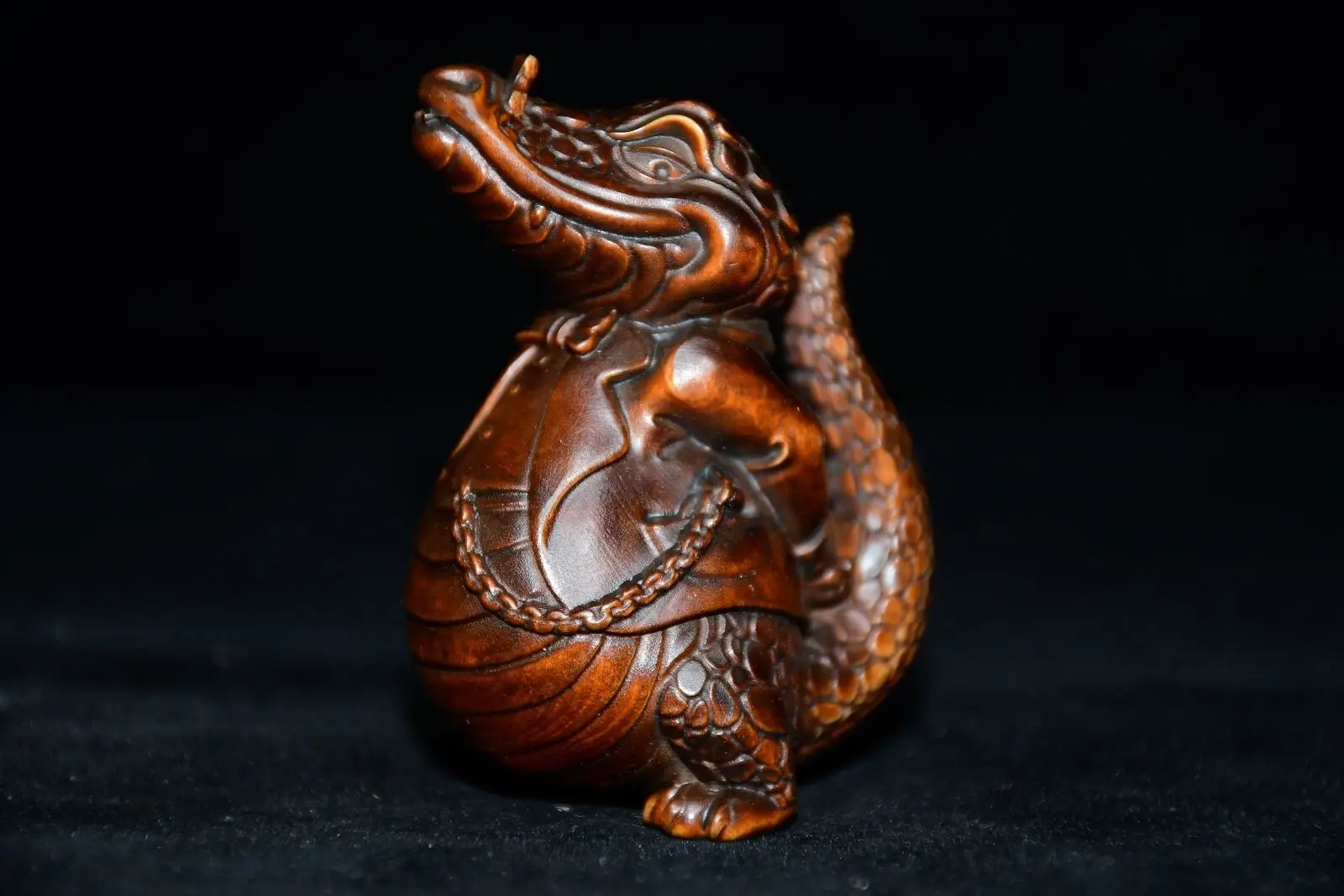 2.6" Collect Chinese Box-wood Carving Lovable Crocodile Gentleman Statue