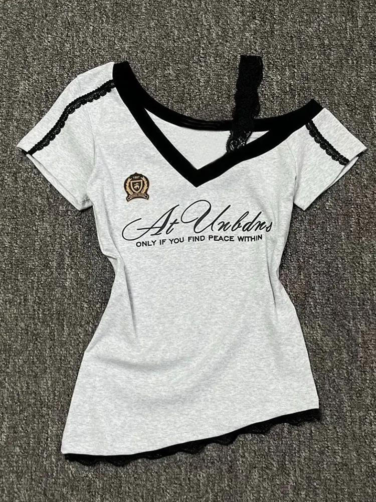 

Бело-серый кружевной спортивный сексуальный летний топ с открытыми плечами, женский топ Y2k с v-образным вырезом и коротким рукавом, модные корейские женские базовые футболки, новинка 2023 года