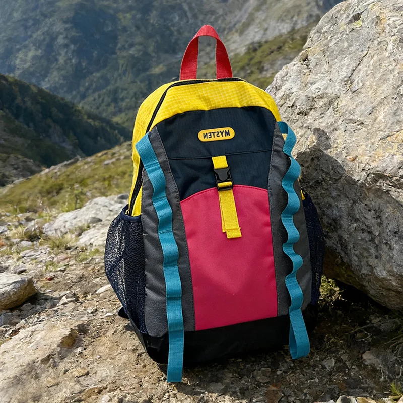 

Men's Color Block Hiking Backpack Outdoor Travel Rucksack With Wavy Strap Detail For Camping Trekking