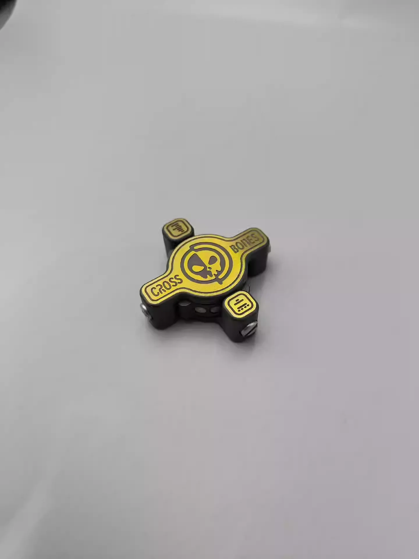 Pirate Flag Bone Zirconium Alloy Material Push Card EDC