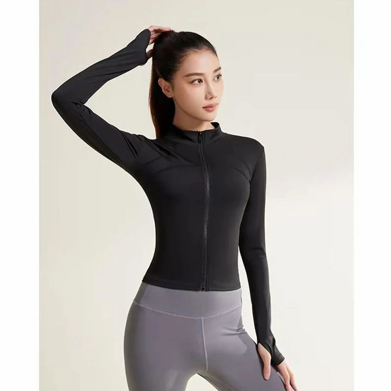 Women Spliced Yoga Jacket with Thumb Hole Skin-Friendly Breathable UV Protection Fitness Top Lightweight Windproof Yoga Coat