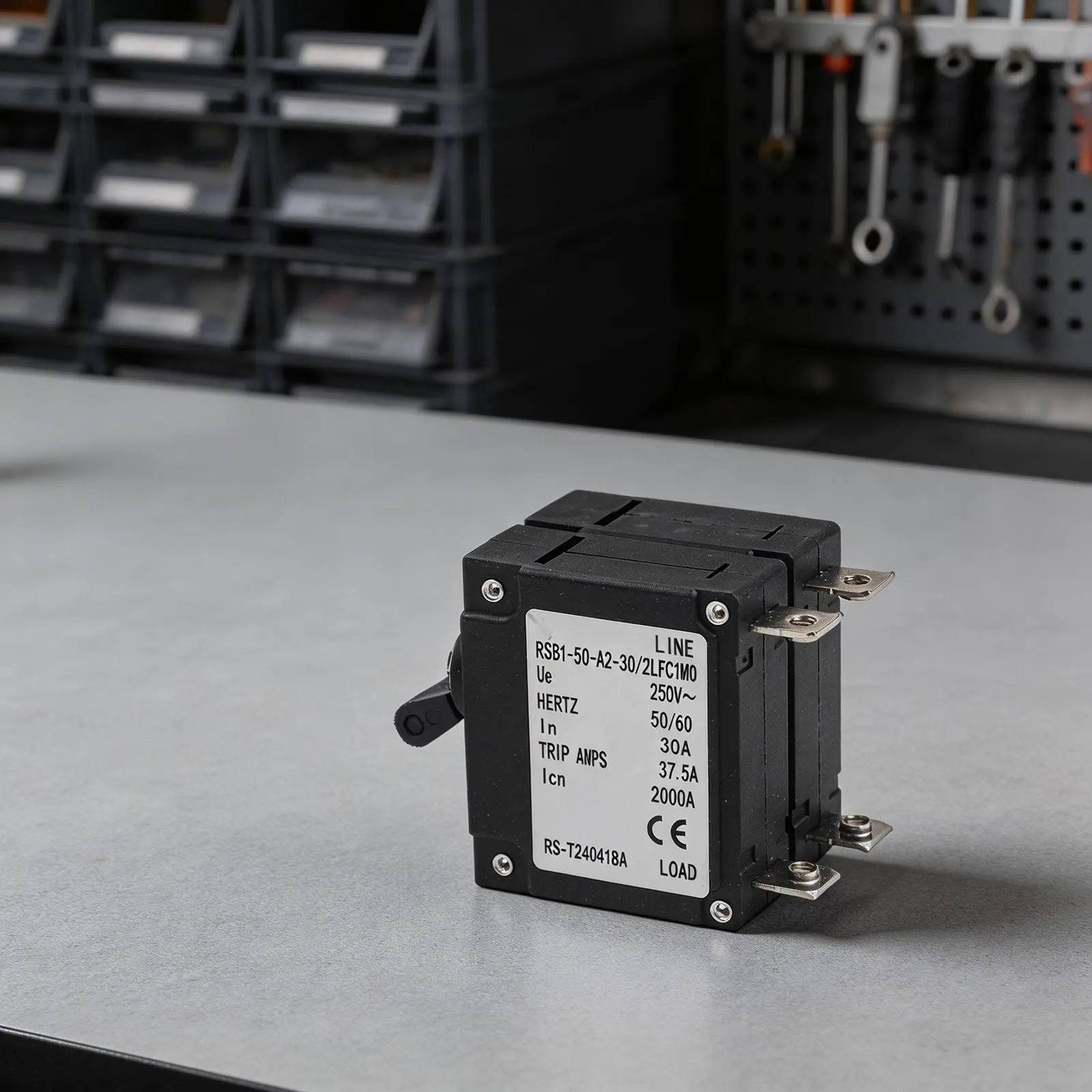 Black Hydraulic Breaker Reliable Circuit Protection Overload Protection Hydraulic Electromagnetic Design Overcurrent Protection