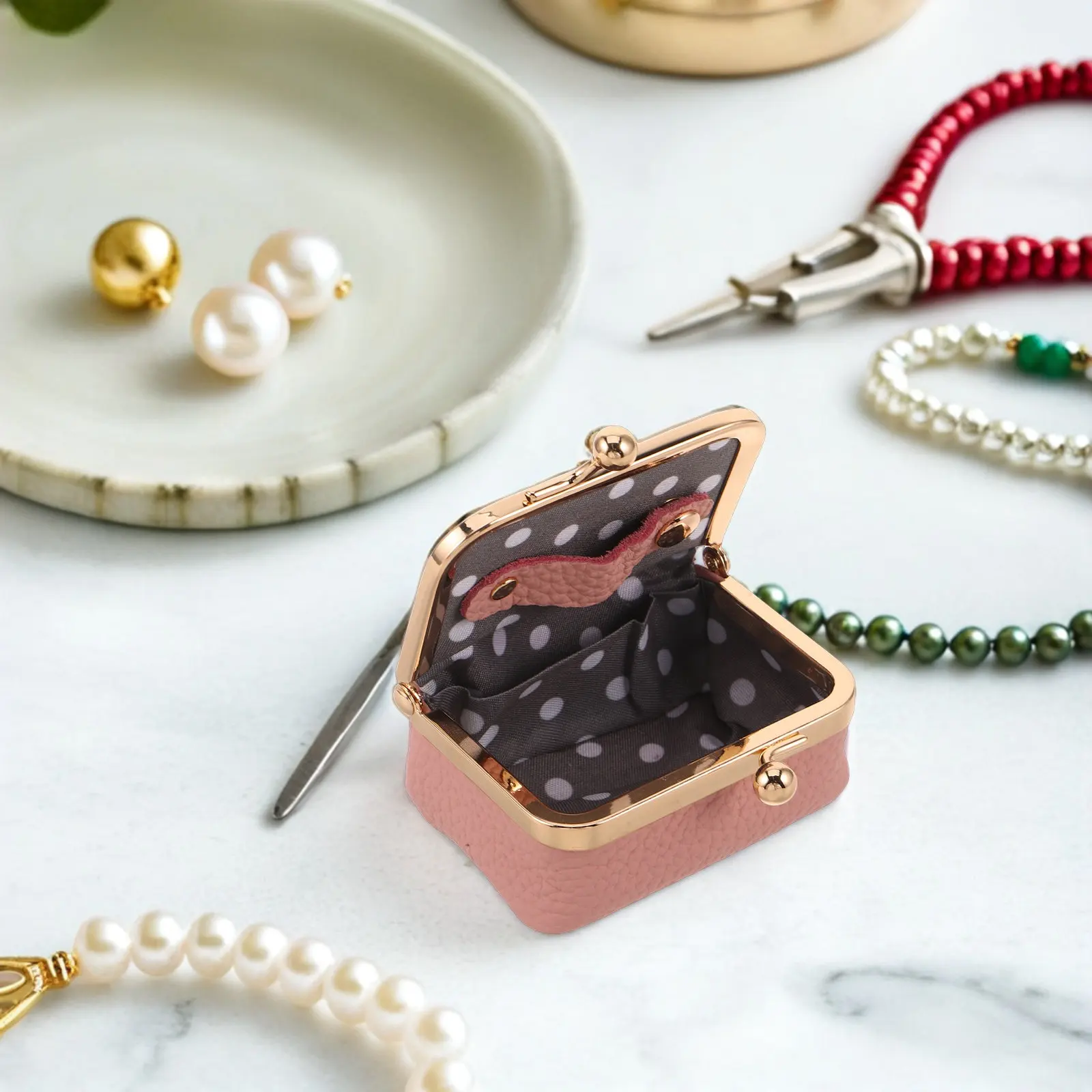 

Миниатюрная шкатулка для украшений, компактный дорожный футляр, розовая, милая коробочка для колец, портативный органайзер для серег, ожерелий, небольших украшений, дорожный органайзер для хранения.