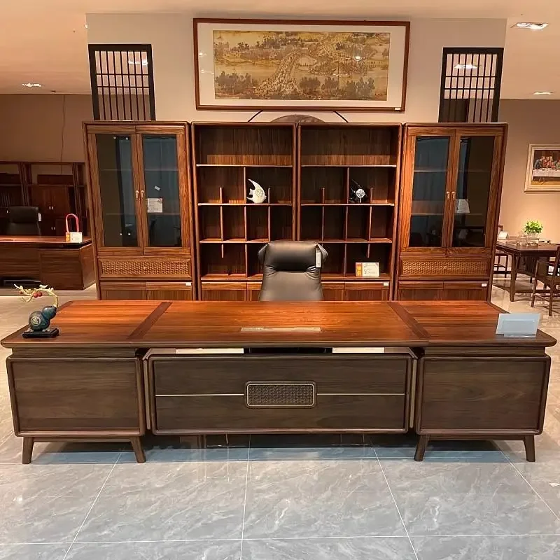 New Chinese-style solid wood boss table, large class table, high-end desk, modern simple president table, new model in 2025