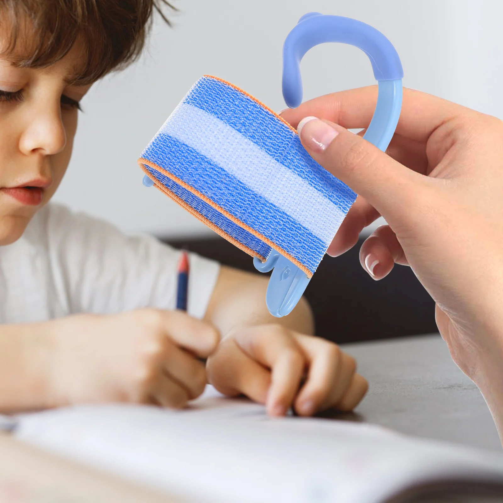 

Writing Posture Corrector Kids Handwriting ABS Nylon Trainer Student Anti Hook Wrist Pen Holding Tool Practical