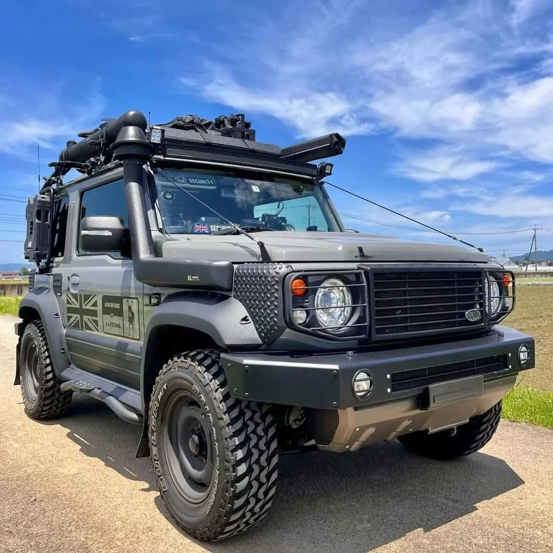 بيع المصنع مباشرة لـ Jimny JB74 JB64 غطاء محرك من ألياف الكربون بنمط DAMD مخصص ترقية مسامير حالة جديدة