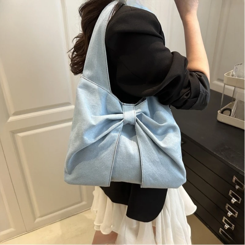 

Trendy Designer Bow Denim Bag Lightweight Casual Bow Shoulder Bag Large Capacity Commuting Women's Tote Bag Ladies