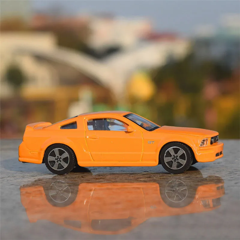 Bburago Diecast Legering 1:43 Ford Mustang Geel & Blauw Sportwagen Klassiek Model Volwassen Collectie Display Ornament Gift Souvenir