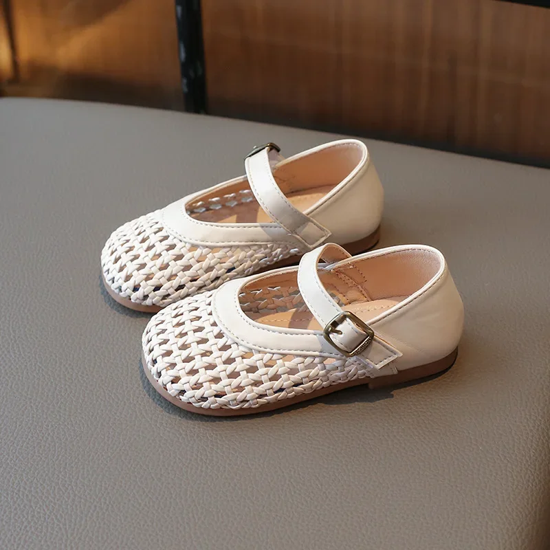 Korean Style Girls Sandals Princess Shoes Summer New Children Hollow Woven Sandals Shallow Mouth Girl Baby Soft Soled Bean Shoes