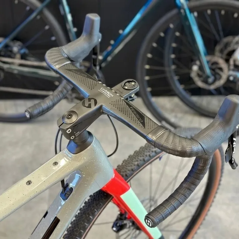 Carbon Fiber Integrated Road Bicycle Handlebar 28.6mm Handlebar Diameter Free Bicycle Code Watch Bracket Bicycle Accessories