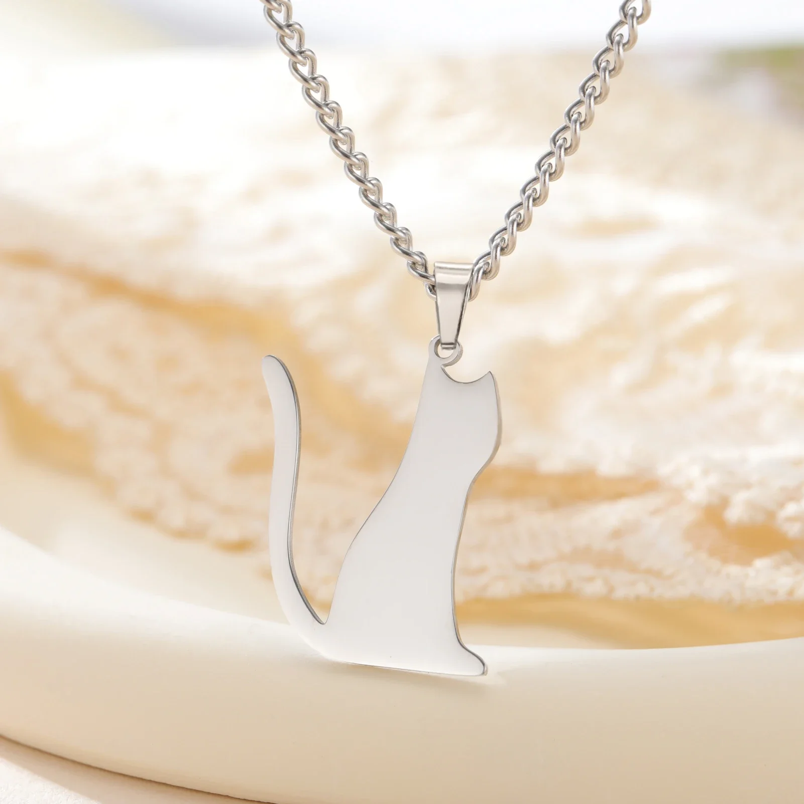 Cazador Sitting Cat Kitten Pendant Necklace for Women Stainless Steel Pet Animal Charm Necklace New Jewelry 2025 Valentine Gift