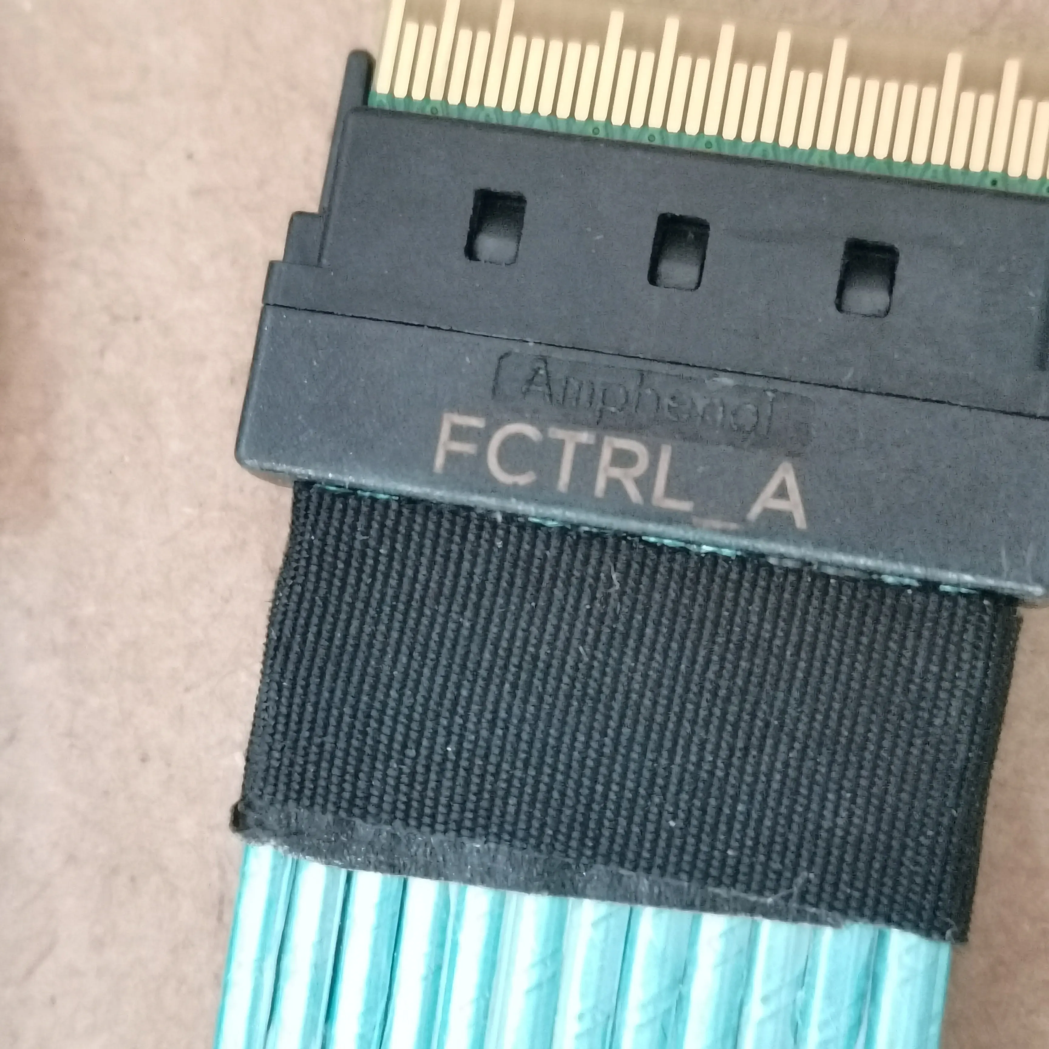 For Dell PowerEdgeR6525 Server FcrtlA Backplane to SL8 Data Cable HVHH3