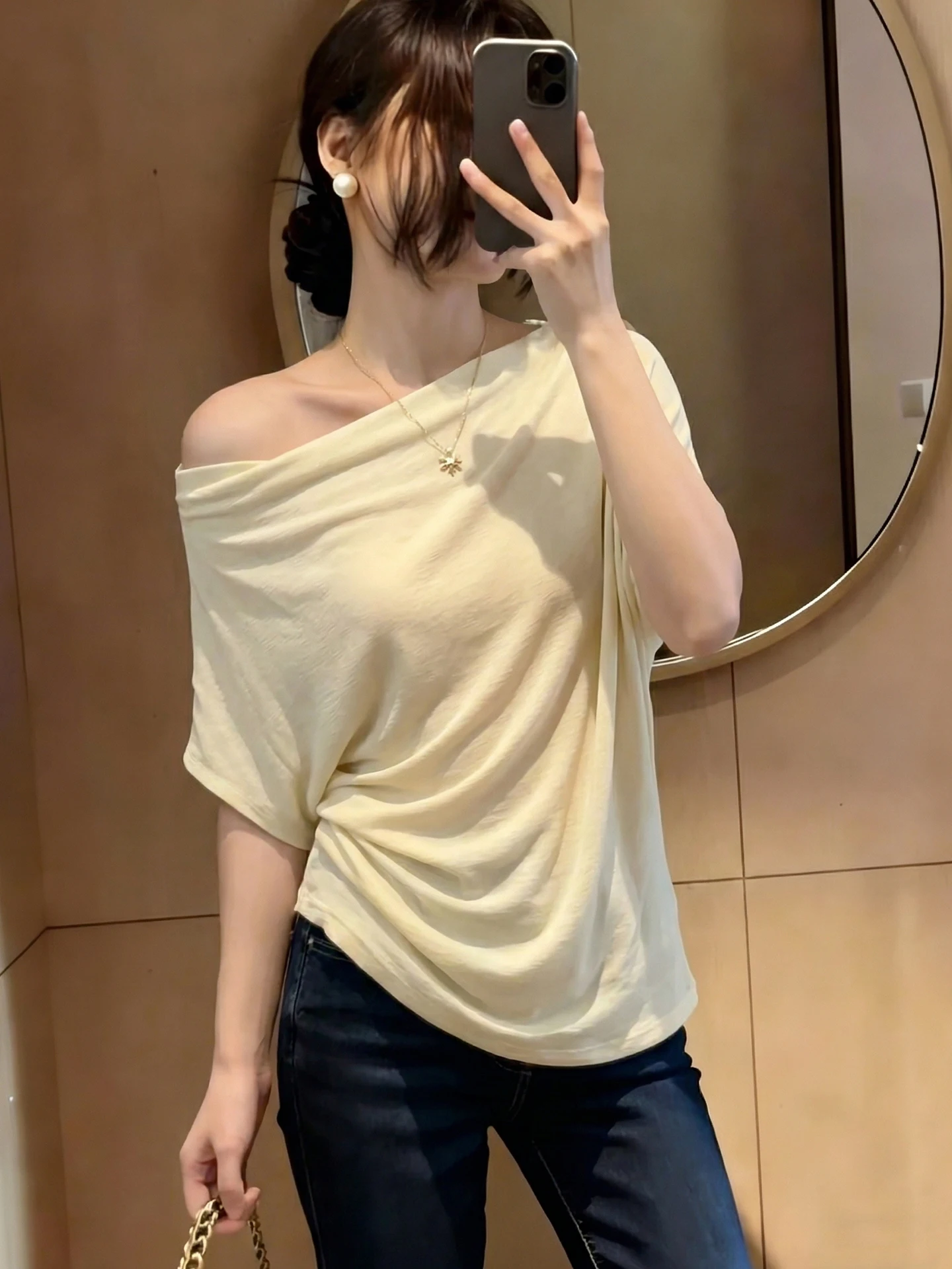 

Chic Knitted Off-Shoulder Soft And Beautiful Base Shirt Summer Style Casual Loose Fit Short Sleeve Pure Color Knitwear