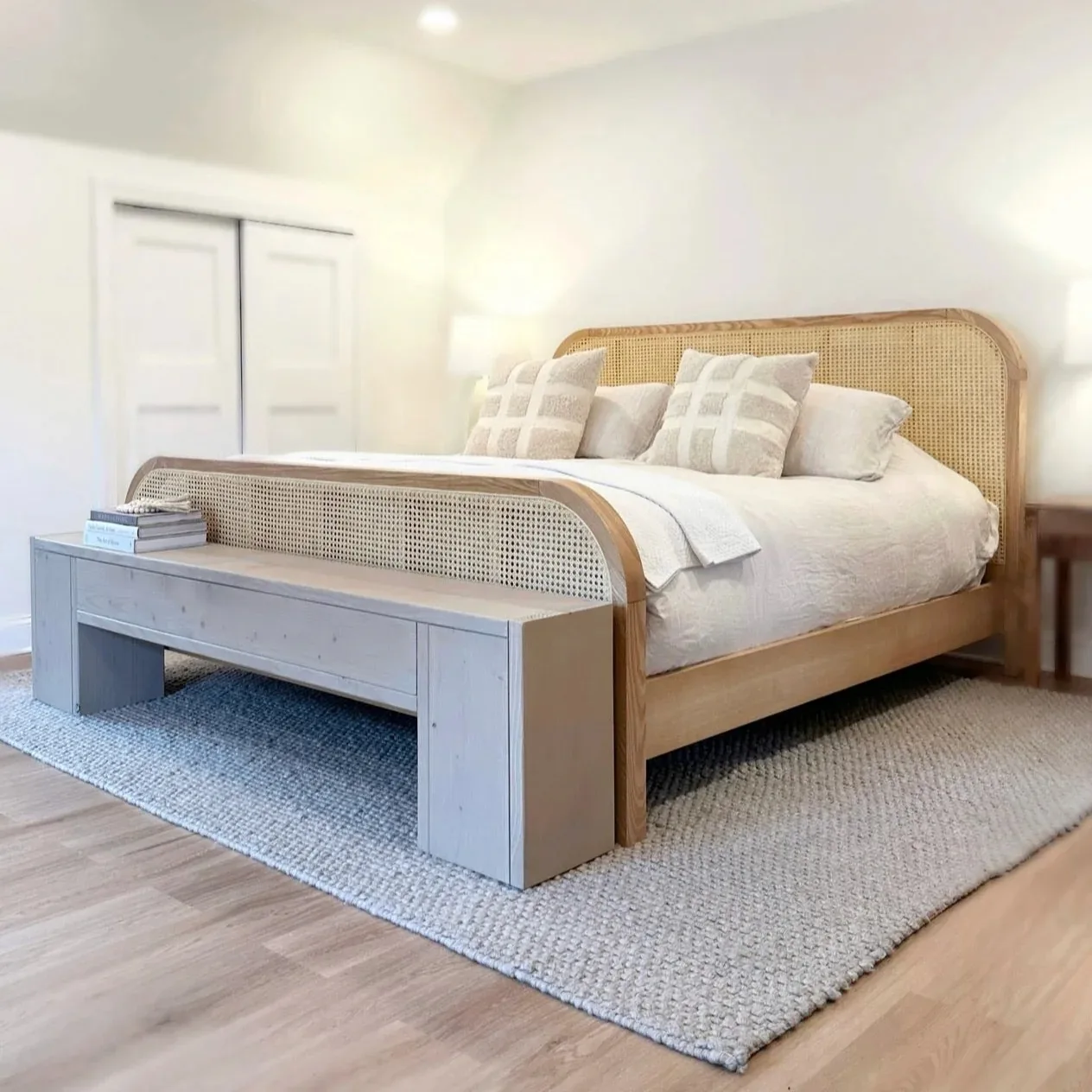

dh-Modern Classic Hotel Furniture: Solid Oak Oversize Rattan Bed Simple Soft-Style Bedroom Centerpiece&