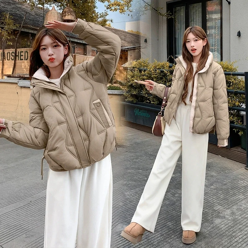 ผู้หญิงผ้าฝ้ายเบาะCoat 2025 ฤดูหนาวParkasใหม่แฟชั่นหลวมThickeเสื้อแจ็คเก็ตขนมปังผ้าฝ้ายหญิงOutwearเสื้อผ้า