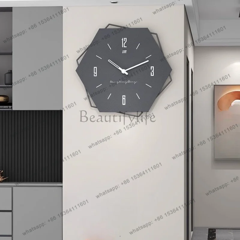 Designer Kawaii Wall Clock Minimalist Unique Oversized No Sound Wall Clock European Luxury Vintage Nordic Metal Horloge Decor