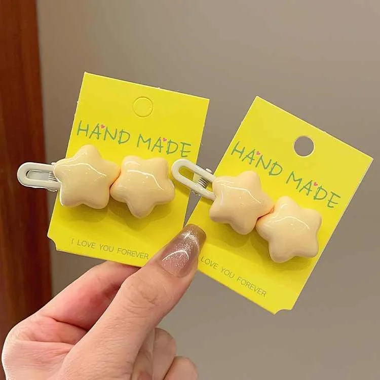 Stern-Haarspange, Cremegelbe Fünfzackige Stern-Seitenspange, Weiche Niedliche Herz-Seitenspange, Haaraccessoire für Ponyfrisuren – Detail 4