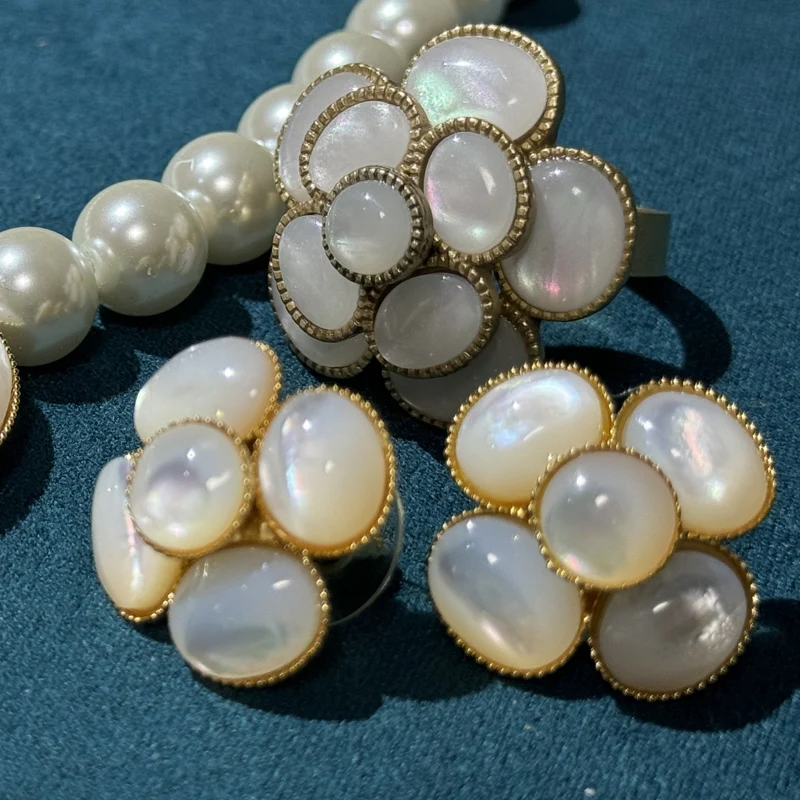 

Vintage White Moonstone Flower Earrings Cat Eye Stud Luxury Opal Jewelry Quality Designer For Woman Accessories New Trends 2026