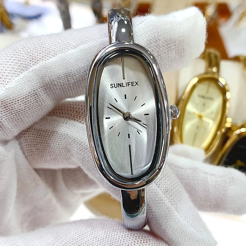 Oval-Shaped, Fashionable, Retro, And Minimalist Bracelet Watch For Women; Exquisite Women'S Wristwatch; A Great Gift For Women.