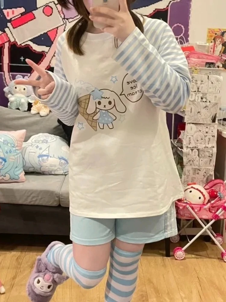 เสื้อยืดผู้หญิง HOUZHOU สีขาวน่ารักสไตล์ Juminocore ลายทางสีฟ้า แขนยาว สไตล์ญี่ปุ่นฮาราจูกุ ทรงโอเวอร์ไซส์ แนวหวานน่ารัก
