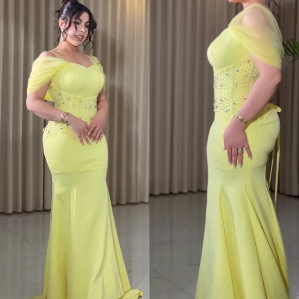 Abiti lunghi personalizzati con pieghe in jersey squisito con motivo a paillettes a sirena con spalle scoperte Occasioni su misura eleganti