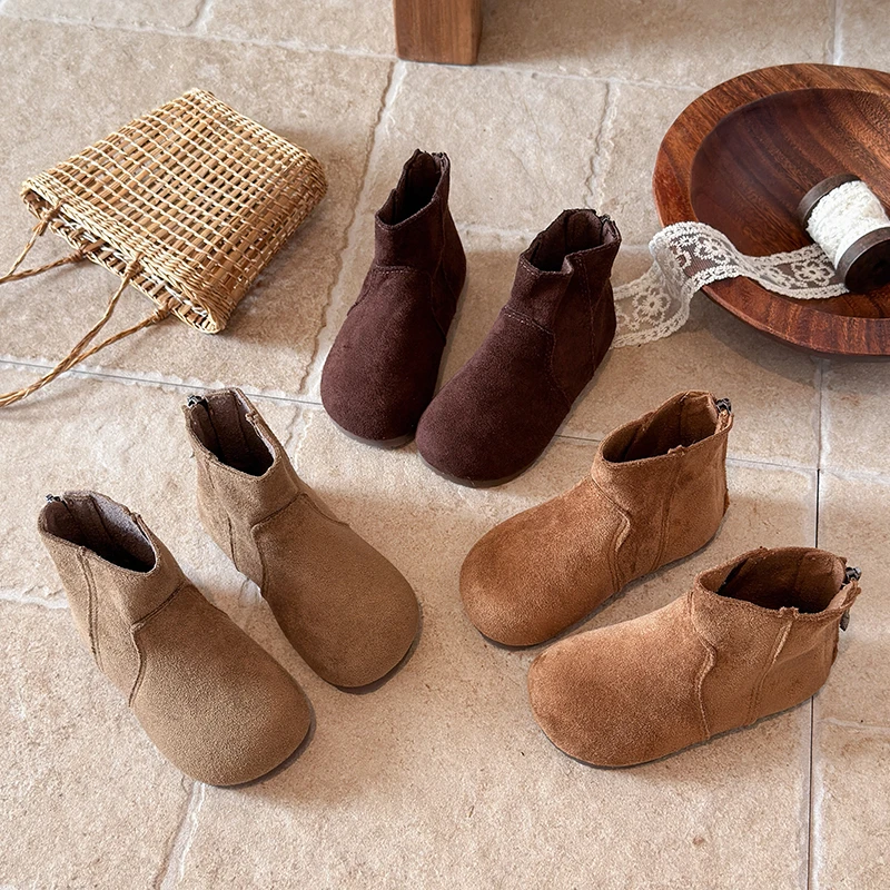 Kleinkind-Mädchen-Stiefeletten aus Wildlederimitat, Retro-Stiefeletten mit Reißverschluss hinten, weiche, kurze Stiefeletten aus Kunstlederimitat, warm gefüttert, mit rutschfester Sohle, flache Herbst- und Winterstiefe – Detail 2