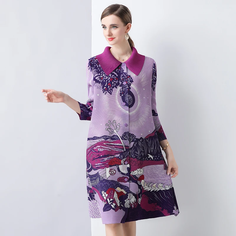 Temperamento de nicho japonés, colores contrastantes, cuello de muñeca, gabardina plisada, falda que muestra el vestido fino medio largo con estampado Miyake