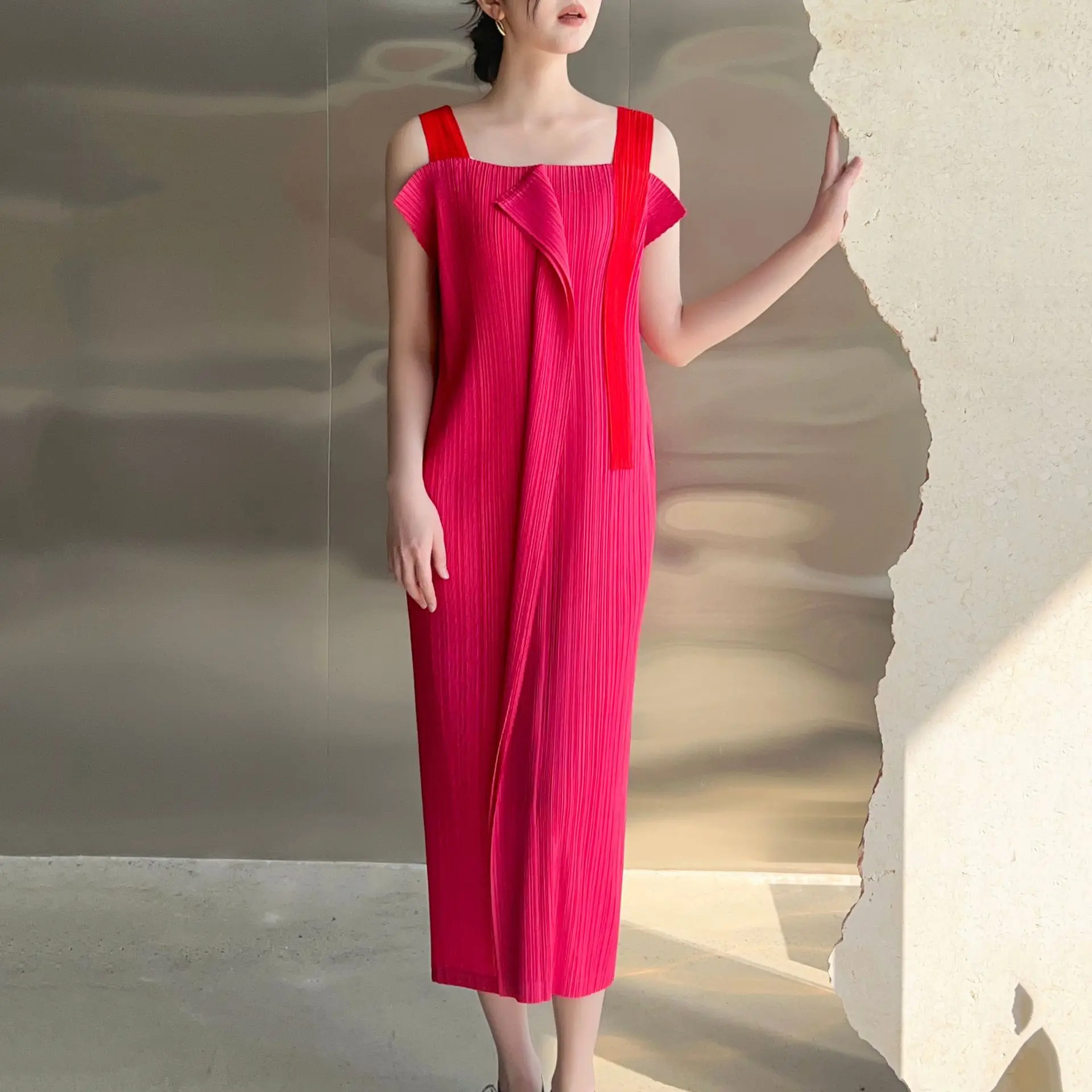 

Miyake Women Holiday Dress 2025 Summer New Solid Colour Halter Splicing Design Loose Big Size Fashion Elegant Dresses Female