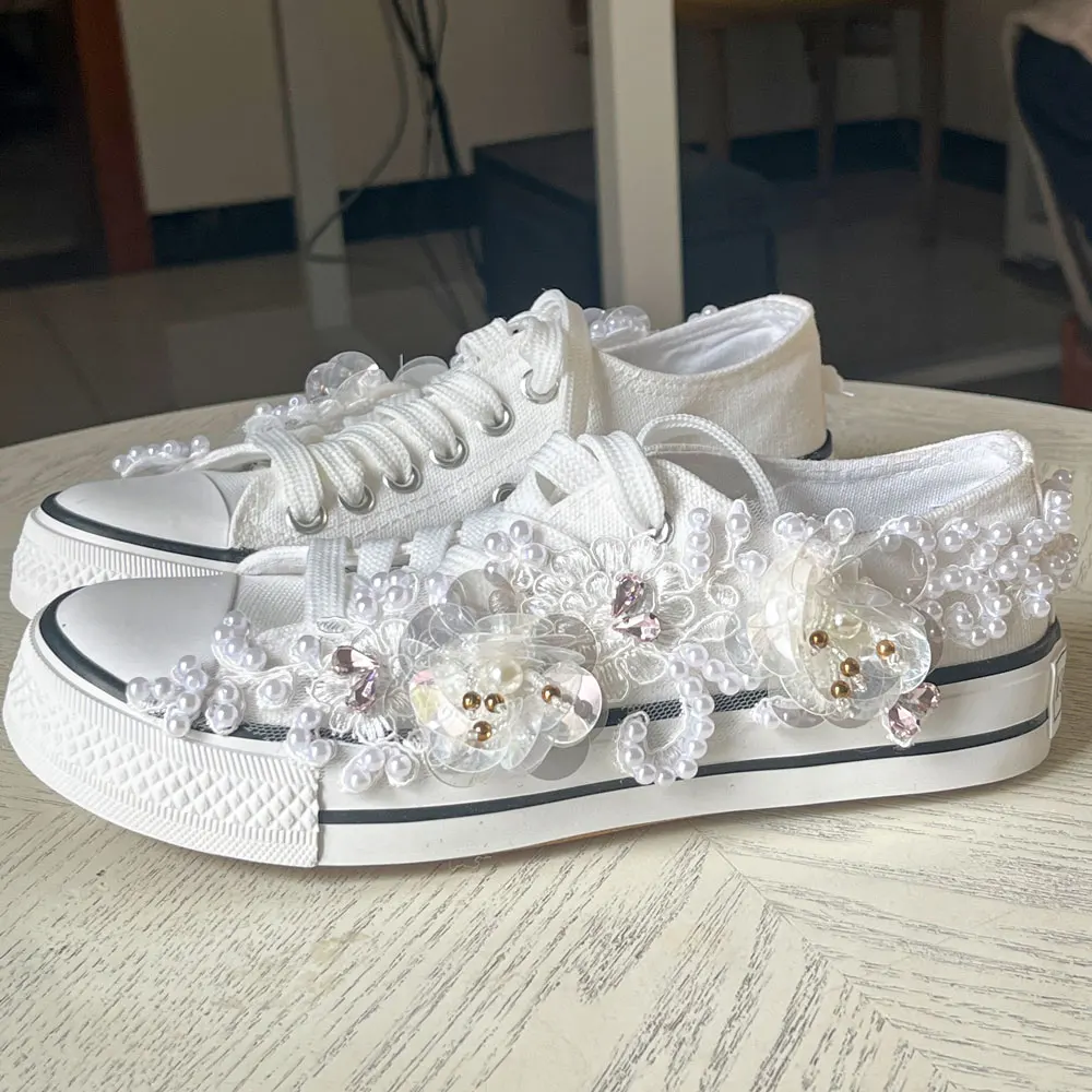 white flower sneakers women fashion spring summer Sports Board shoes pear artificial flower applique handmade Vulcanized Single