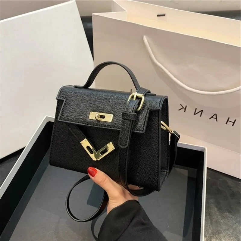 

Sophisticated Crossbody Handbag Elegant Design 2025 New Model Hot Sale Travel Commuting Ladies Portable Stylish
