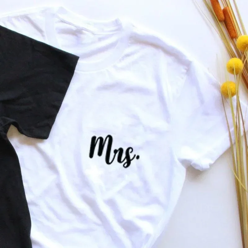 Mr Mrs Pocket Print T-shirt Casual Matching Newlywed Tees Tops Honeymoon Anniversary Gift Shirt Men Women Couples Tshirt