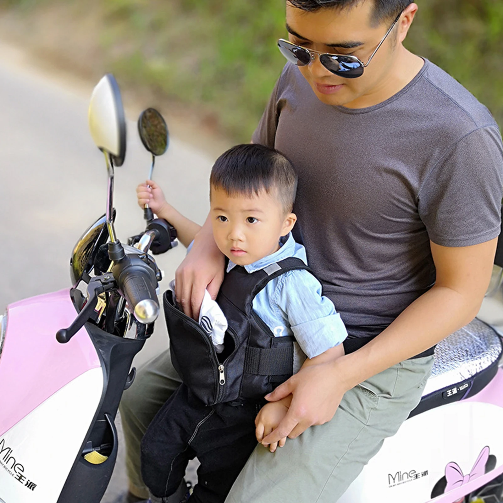 

Universal Motorcycle Adjustable Safety Belt For Kids With Storage Bag Rear Seat Grab Handle Strap Harness Child Reflective Strip