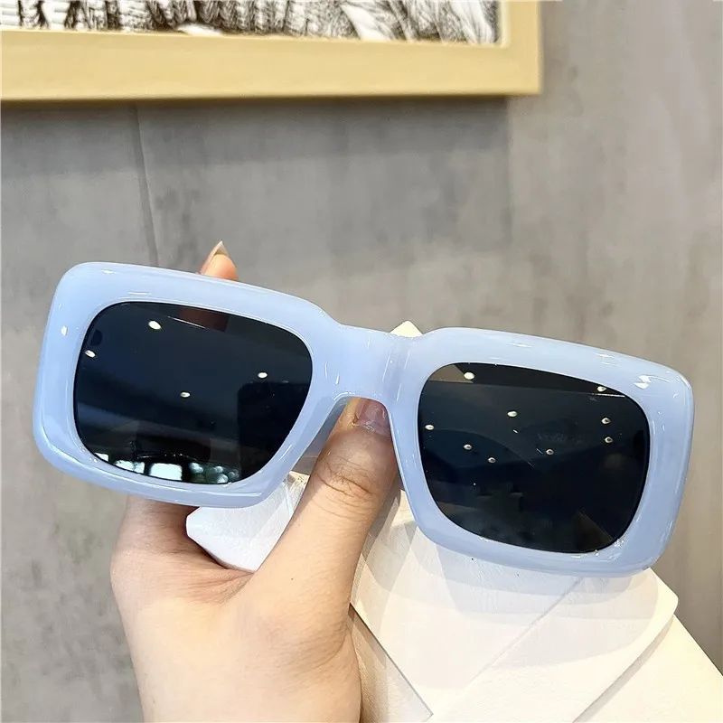 

Женские солнцезащитные очки ярких цветов в маленькой оправе с защитой от ультрафиолета, модный солнцезащитный козырек, маленький размер, модный стиль, высокое качество