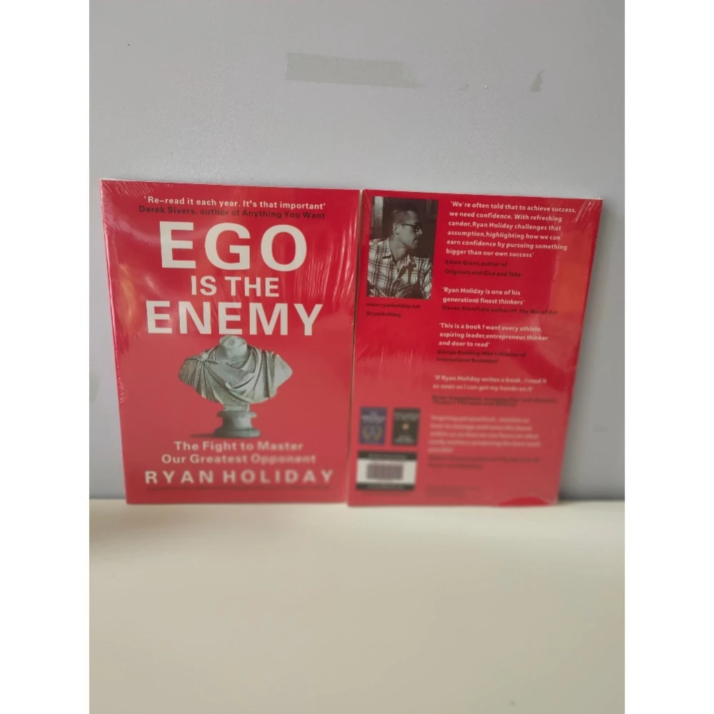 EGO هو العدو بقلم رايان هوليداي رواية غلاف ورقي # 1 كتاب نيويورك تايمز الأكثر مبيعًا