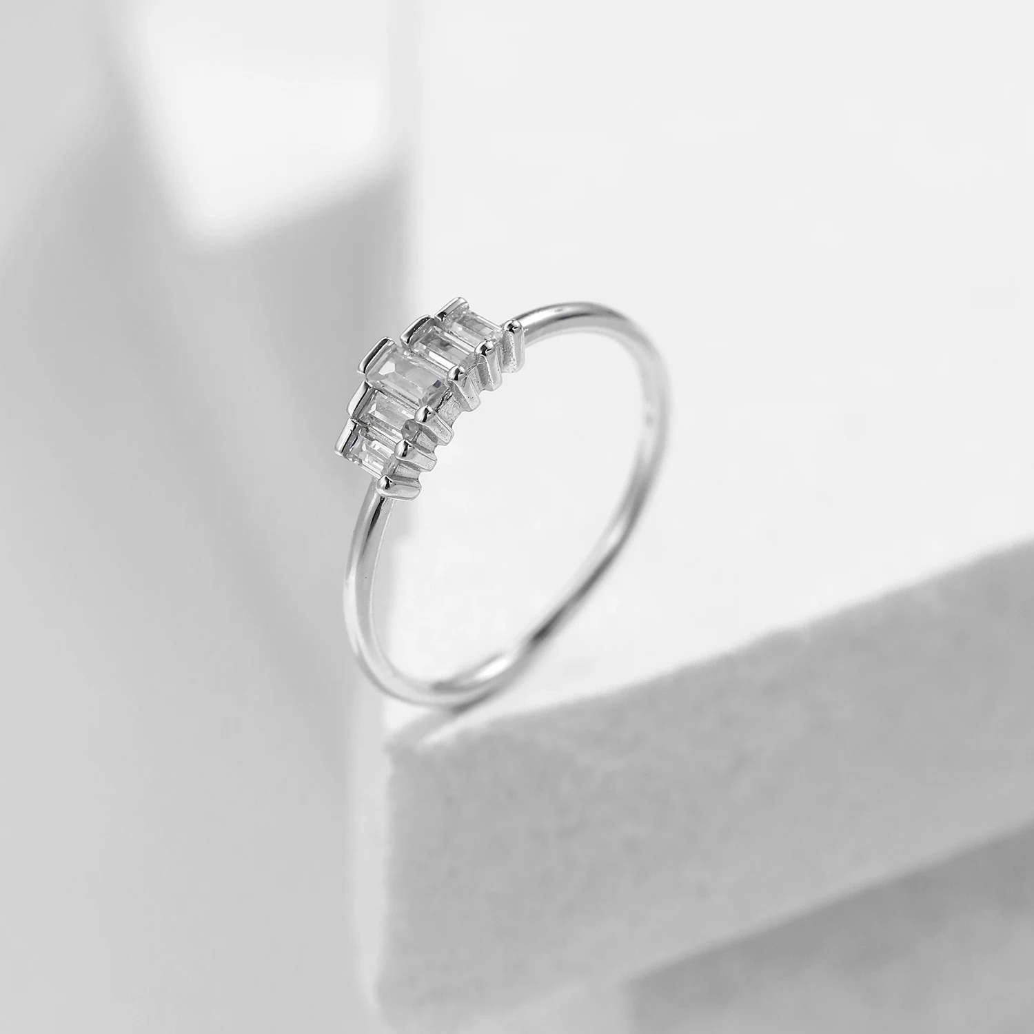 MODIAN 925 Sterling Silver Crown Clear CZ Simple Finger Ring Fashion Stackable White Gold Plated Jewelry For Women Gifts